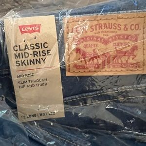 Levi’s Jeans Classic Mid Rise Skinny 12 LONG Sculpt Hyperstretch